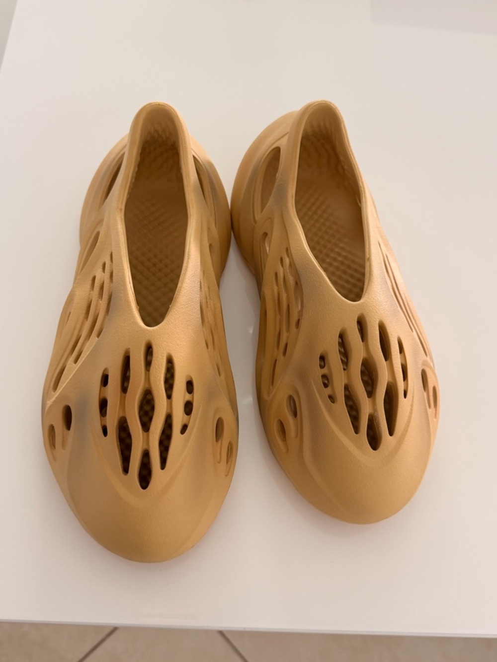 Yeezy Foam Runner in Tan